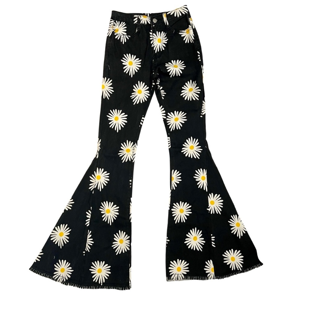 NWT Alter’d State Daisy High Rise Bell Bottom Jeans Size Small